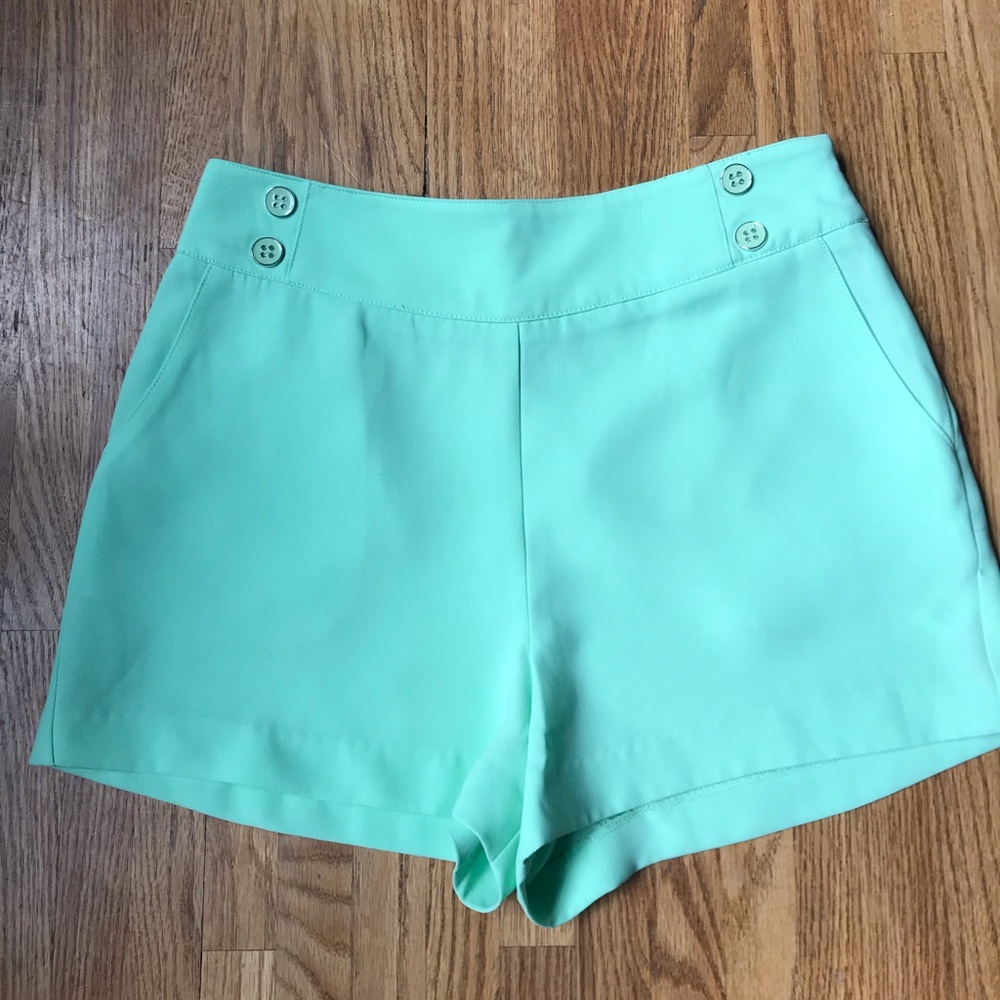 High Rise Green Shorts Forever 21